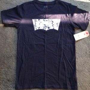 Levi’s T-shirt
